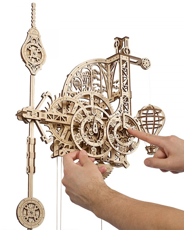 Ugears Aero klocka