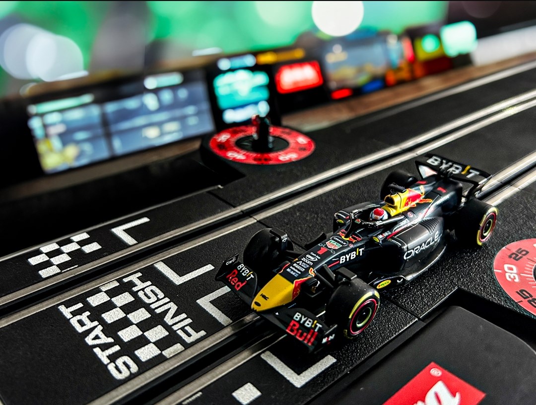 Carrera F1 Red Bull Racing RB19 M Verstappen No.1