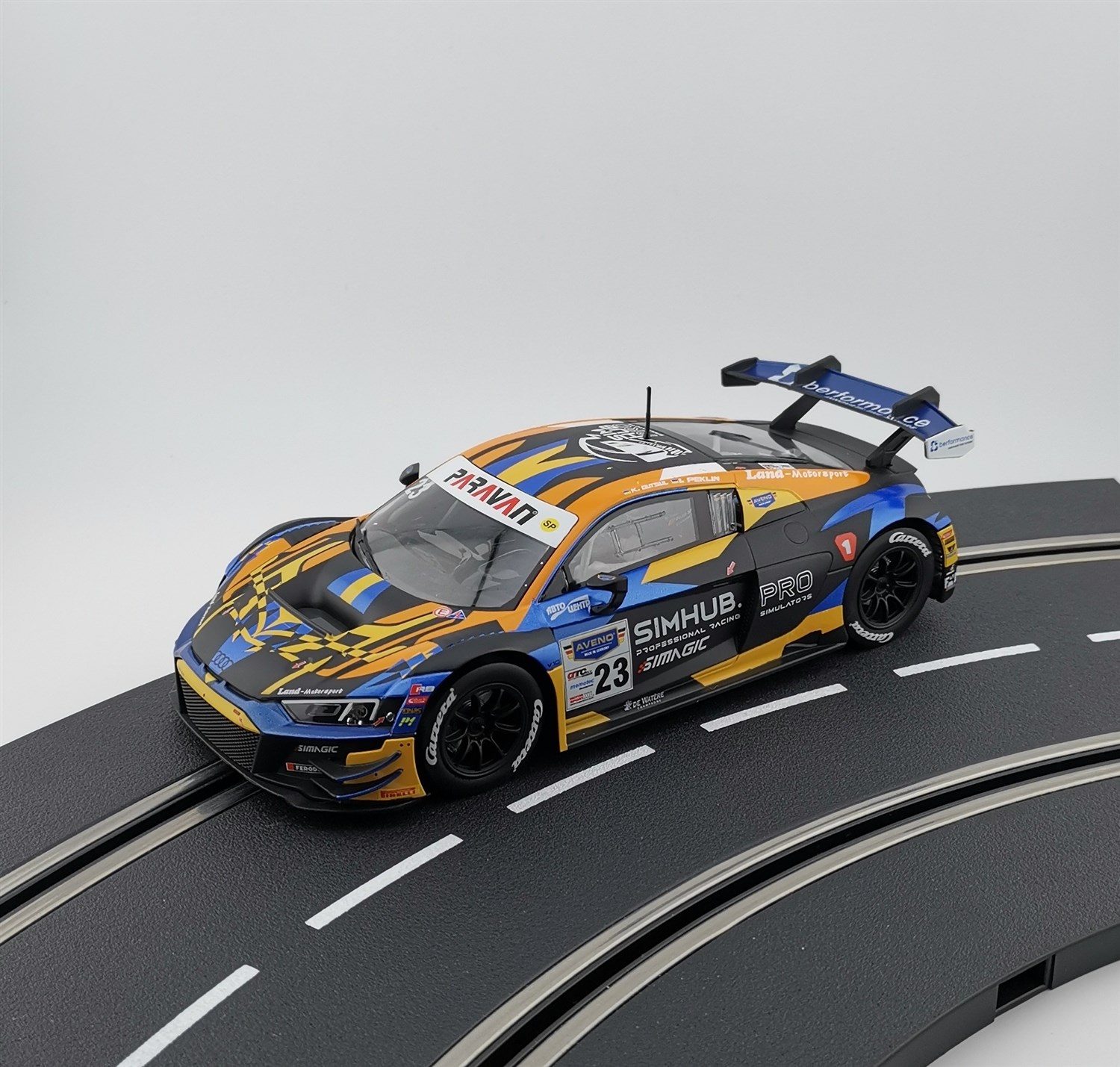 Carrera 1:24 Audi R8 LMS GT3 Evo II nr 23