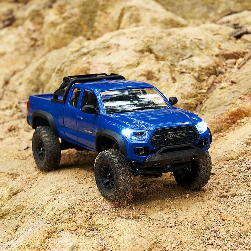 FMS FCX24M Toyota Tacoma 1/24 4x4 Bl� Komplett