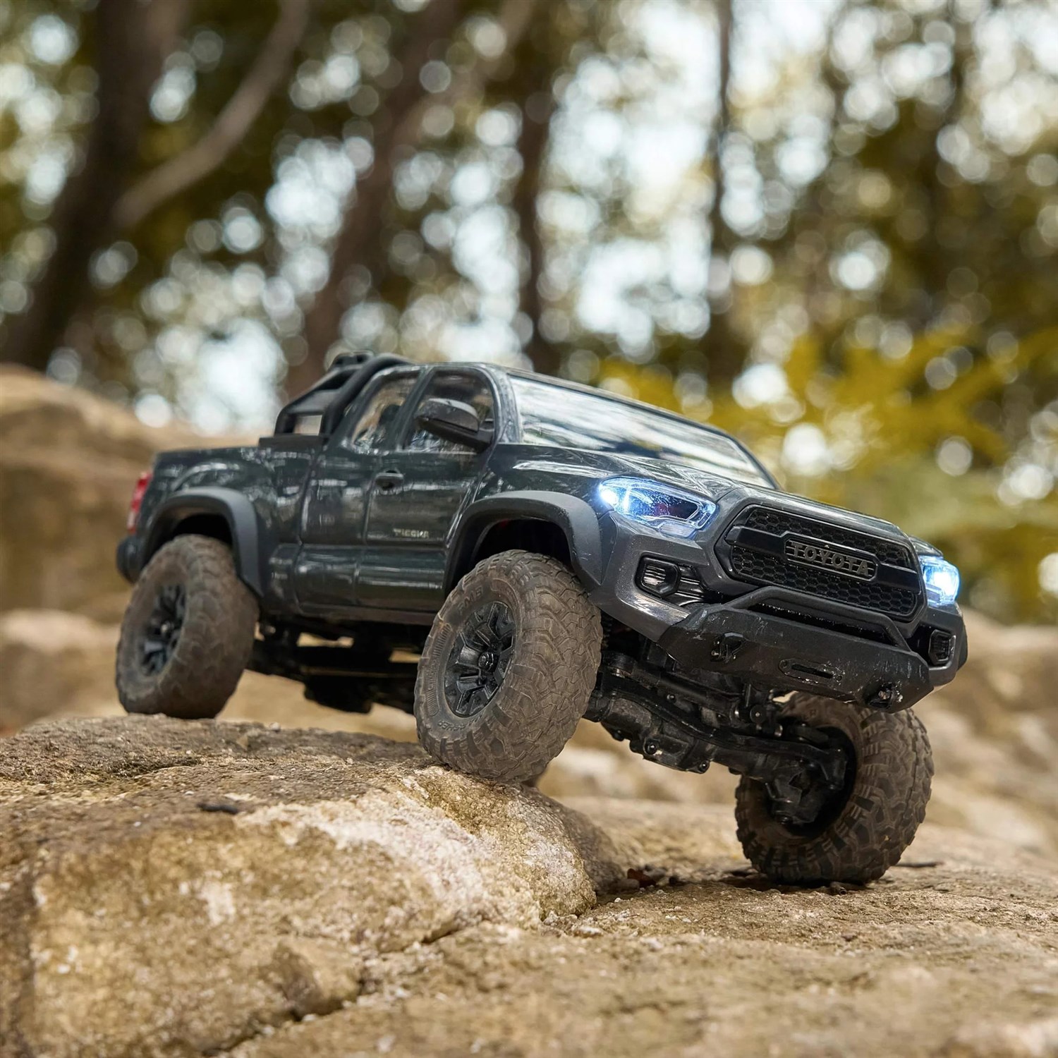 FMS FCX24M Toyota Tacoma 1/24 4x4 Gr� Komplett